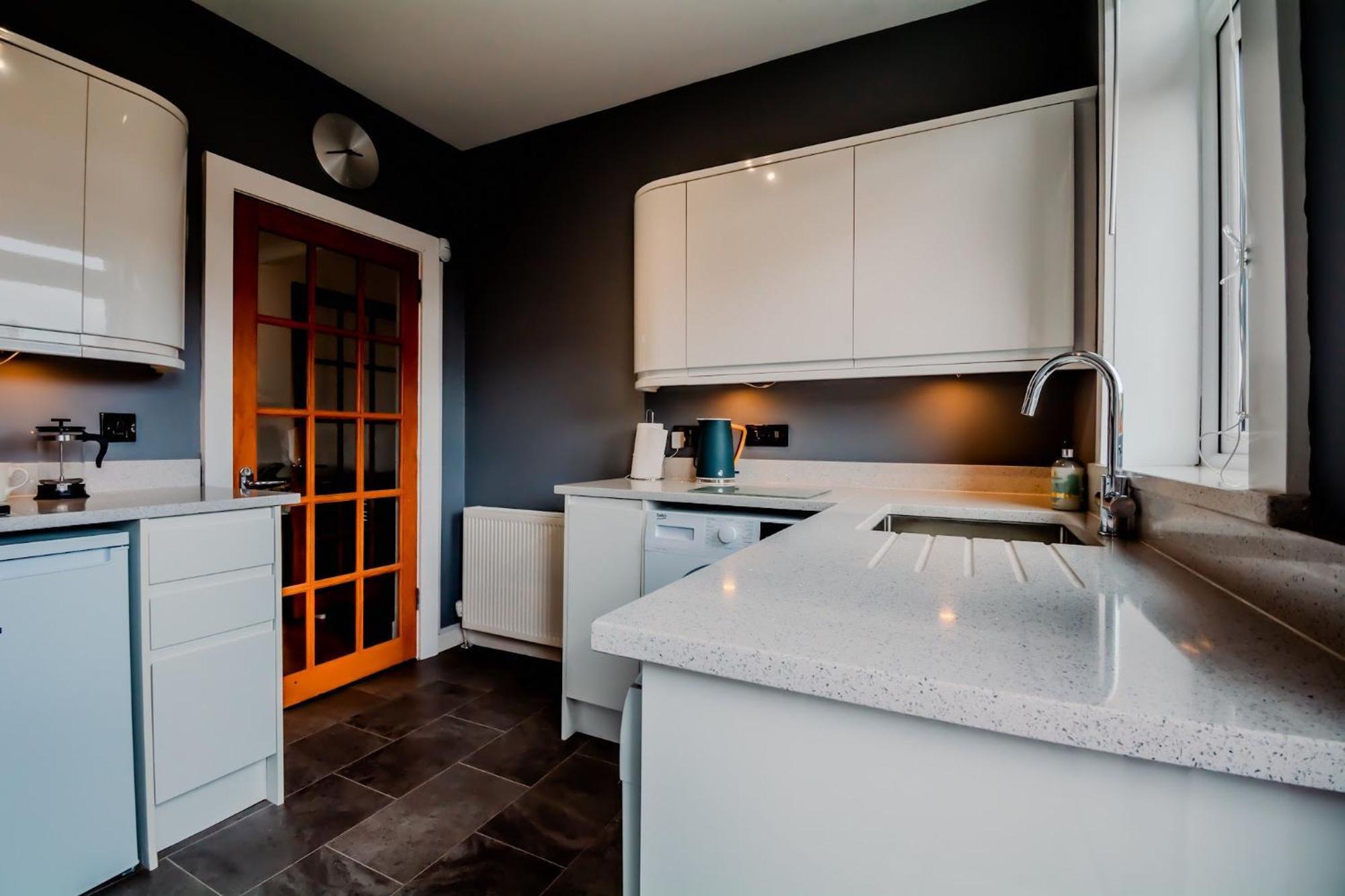 Crewe Apartment - 2 Bed, Free Off Street Parking And Private Garden Edinburgh Exterior photo