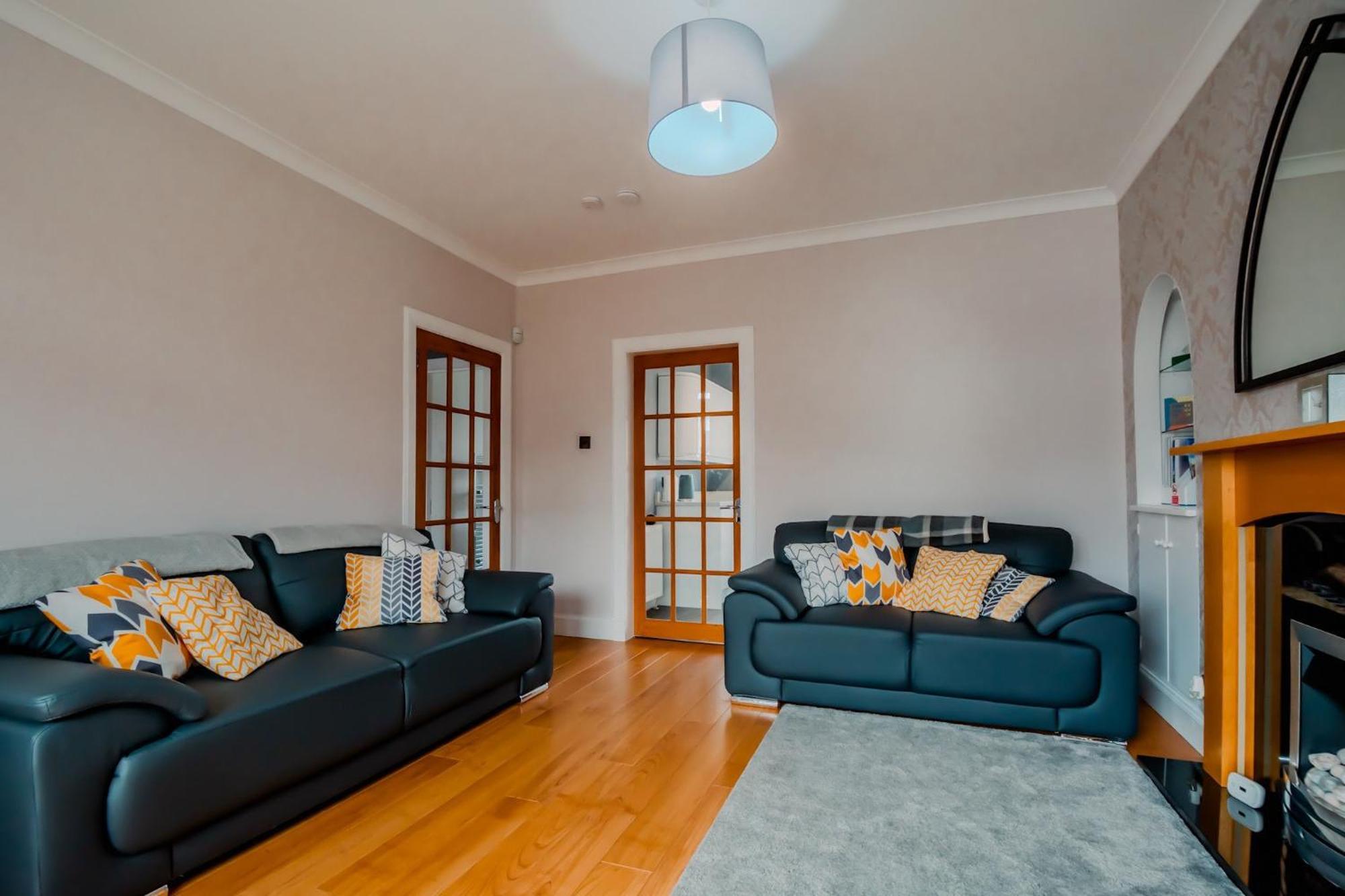 Crewe Apartment - 2 Bed, Free Off Street Parking And Private Garden Edinburgh Exterior photo