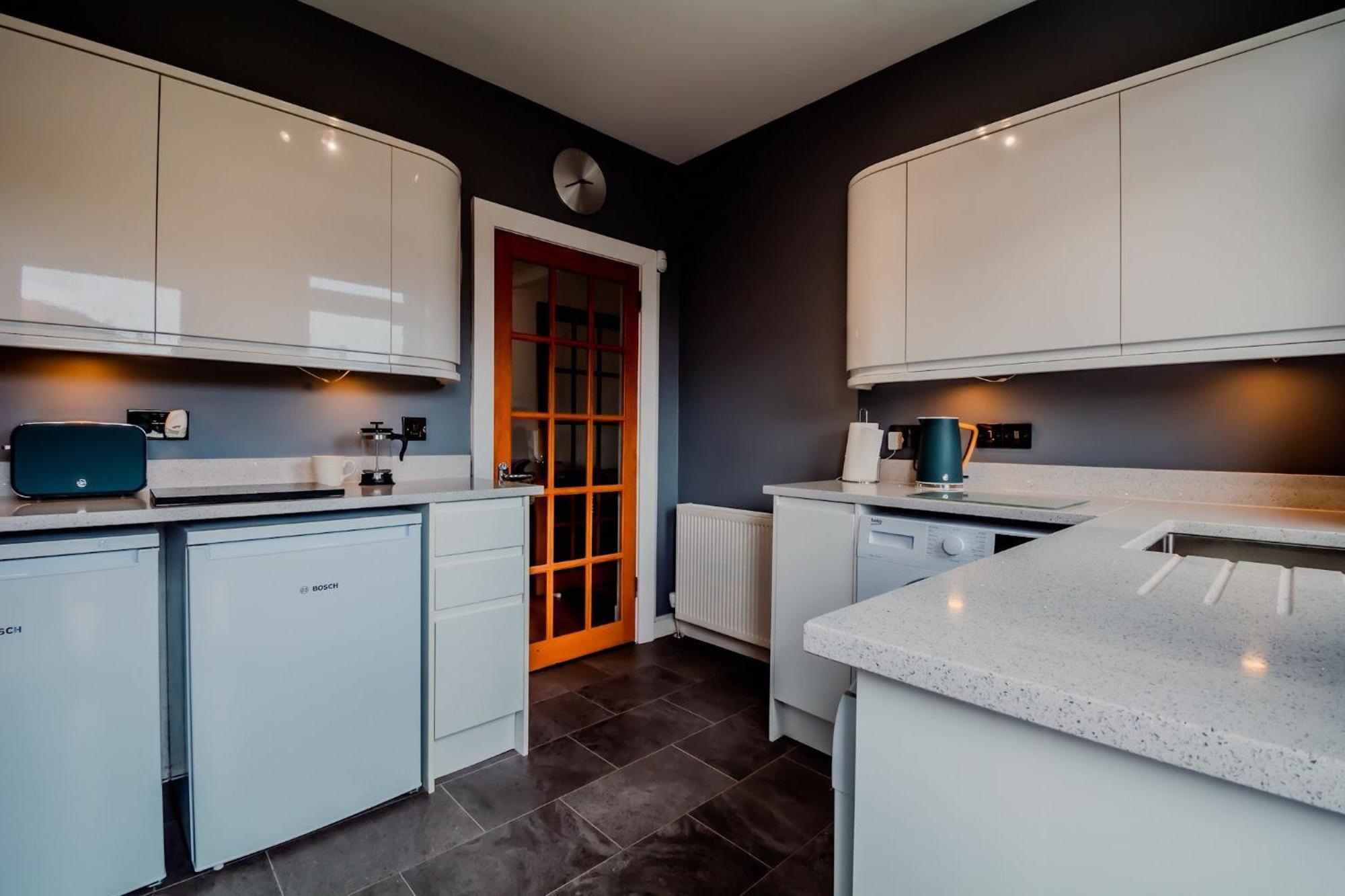 Crewe Apartment - 2 Bed, Free Off Street Parking And Private Garden Edinburgh Exterior photo