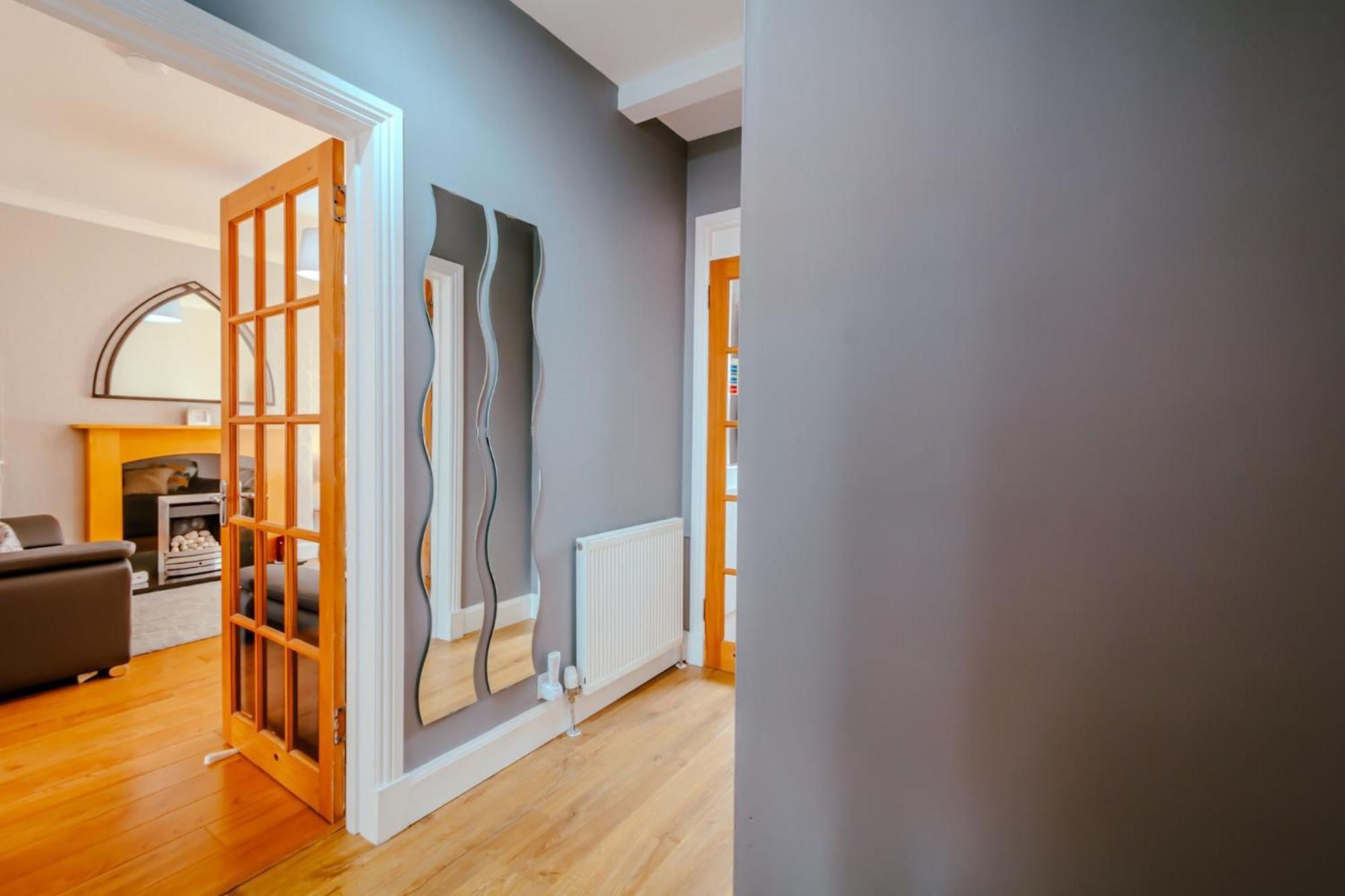 Crewe Apartment - 2 Bed, Free Off Street Parking And Private Garden Edinburgh Exterior photo