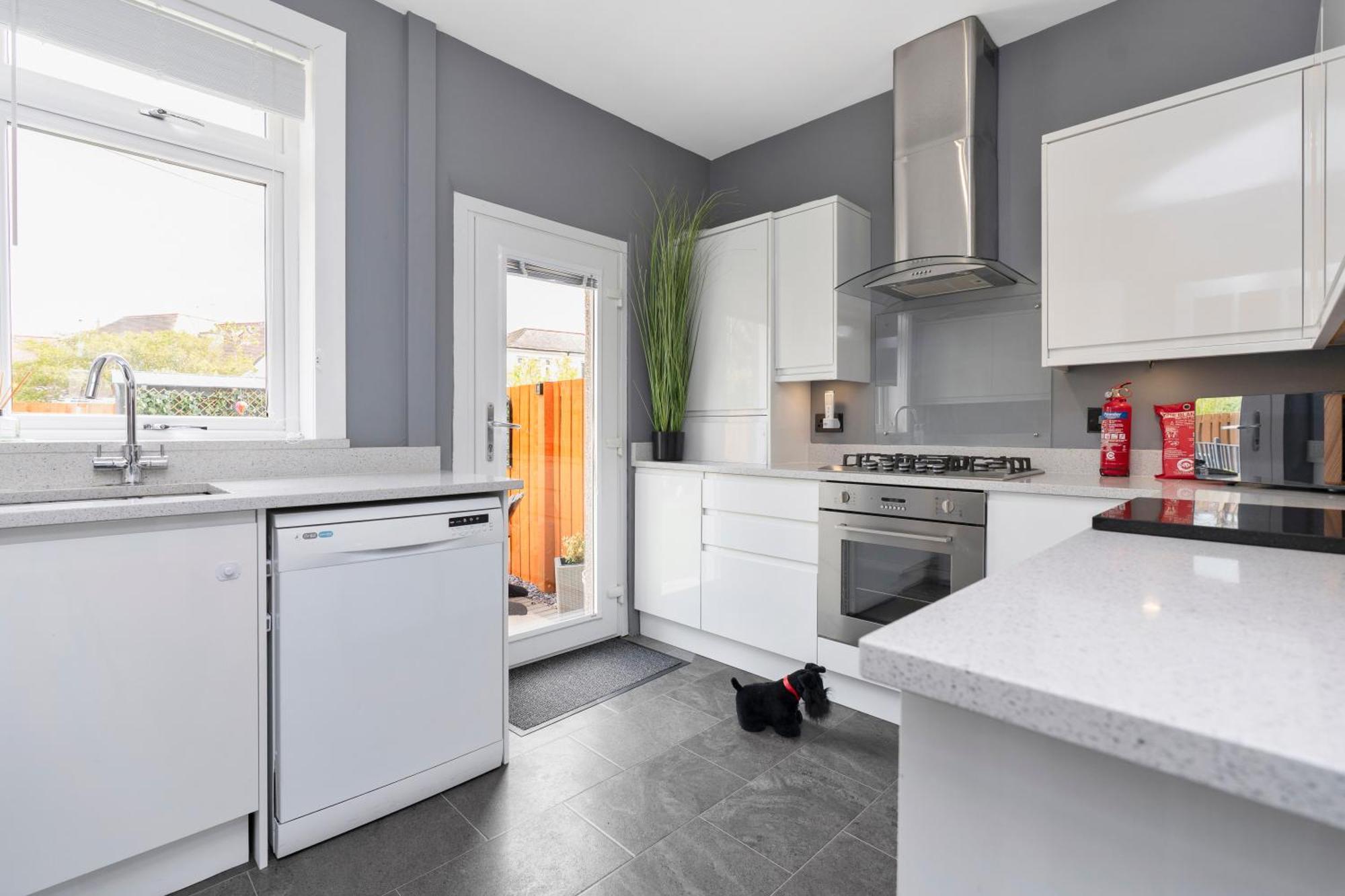 Crewe Apartment - 2 Bed, Free Off Street Parking And Private Garden Edinburgh Exterior photo