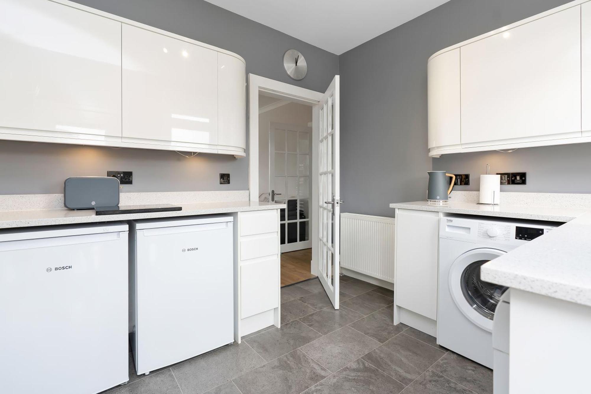 Crewe Apartment - 2 Bed, Free Off Street Parking And Private Garden Edinburgh Exterior photo