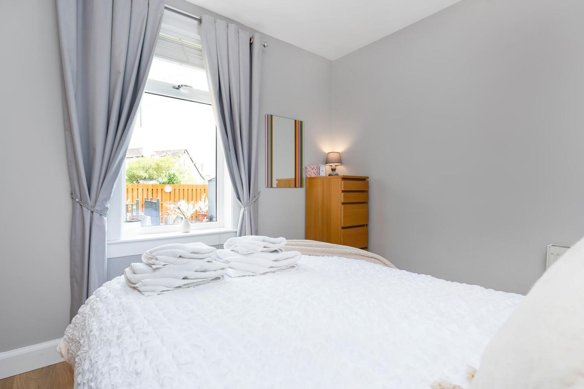 Crewe Apartment - 2 Bed, Free Off Street Parking And Private Garden Edinburgh Exterior photo